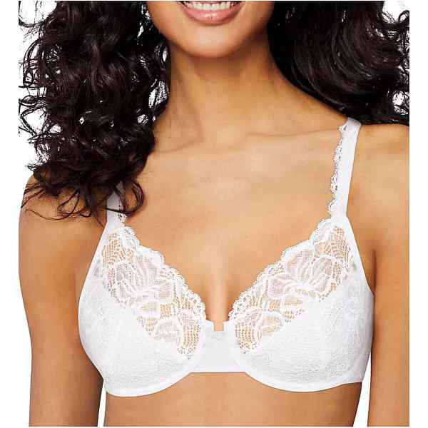 Underwire bras with stretch lace detailing adds extra style.