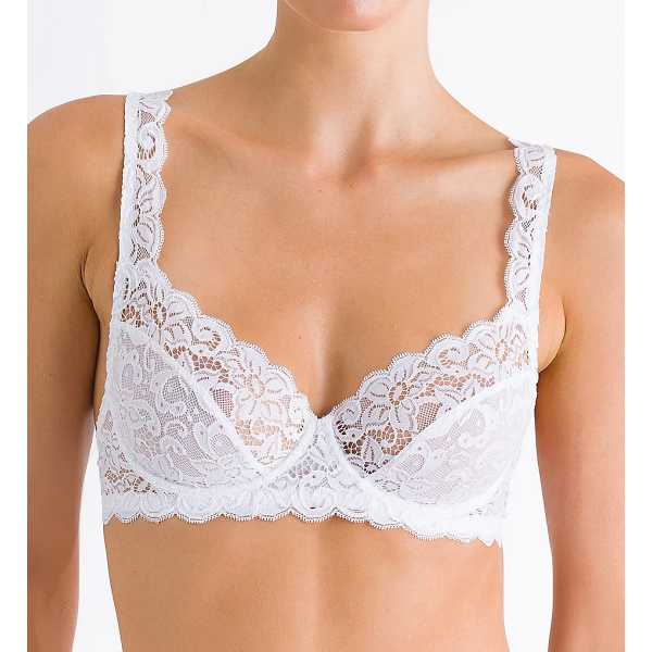 The best types of bras for larger bra sizes are multipart underwire styles.