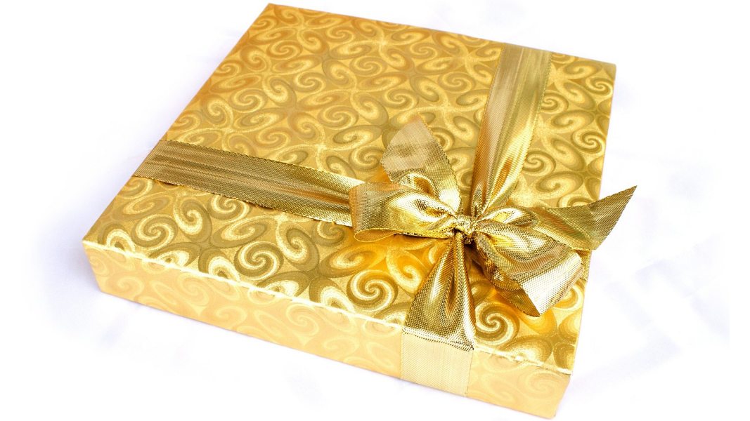 Beautiful lingerie wrapped in gold is the perfect gift!