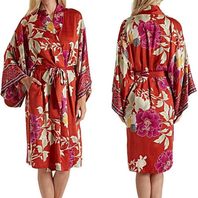 Kimono robes are a wonderful way to add a touch of exotic to your sleepwear collection.